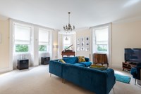 18 South Drive, Liff DD2 5SJ