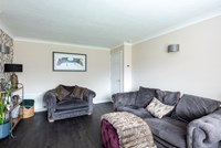 17 Arbuthnott Loan, Broughty Ferry DD5 3TN