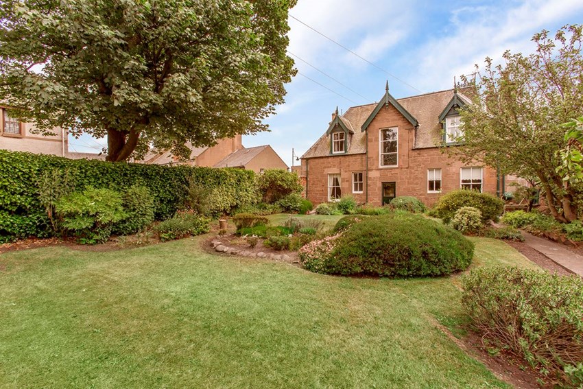 8 Panmure Place Montrose