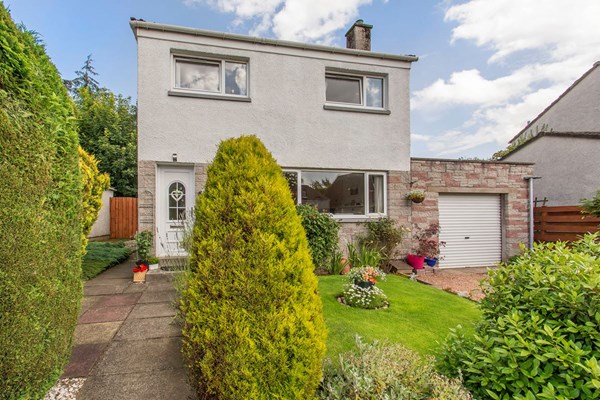 5 Dempster Place Letham