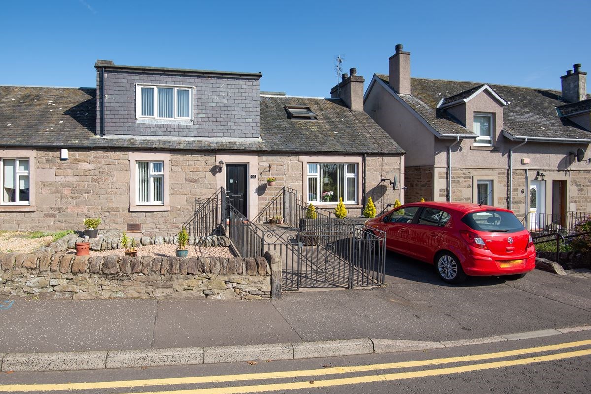 4 Bed Ground & First Floor Flat in Invergowrie Offers Over £200,000 ...