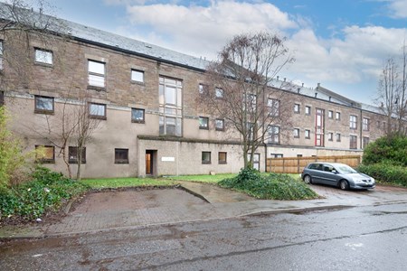 34 Caledonian Court, Eastwell Road, Lochee, Dundee DD2 3FF
