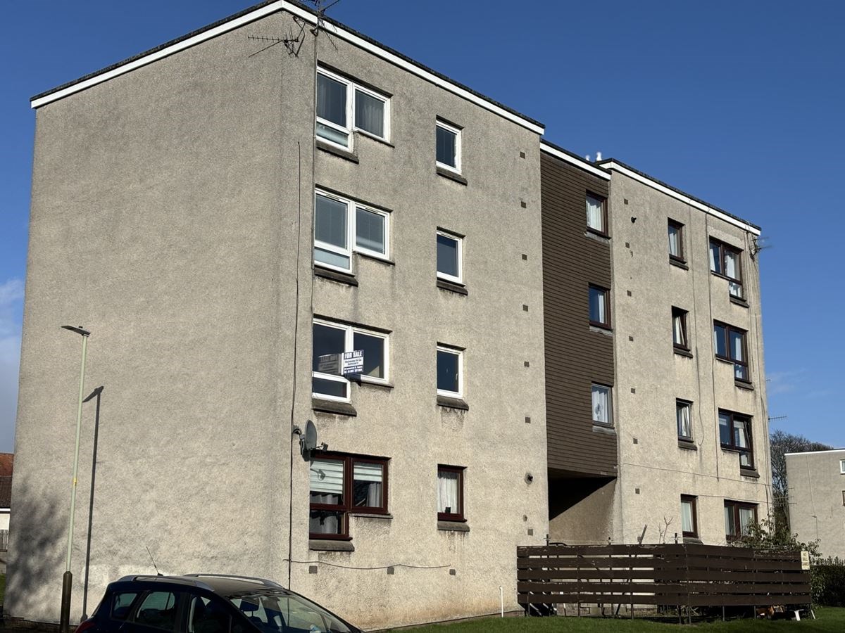 2 Bed First Floor Flat in Dundee Offers Over £75,000 | 7 Brington Place ...