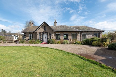 West Lodge, Drumsturdy Road, Linlathen, Baldovie, by Broughty Ferry, Dundee DD5 3NX