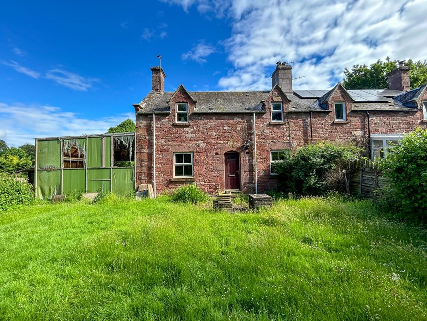 2 Foresters Cottage, Cardean Gardens Meigle