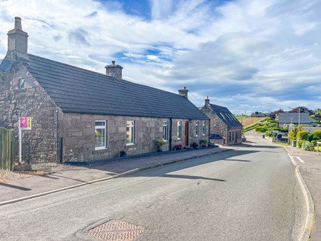 12 Guthrie Street, Letham DD8 2PS