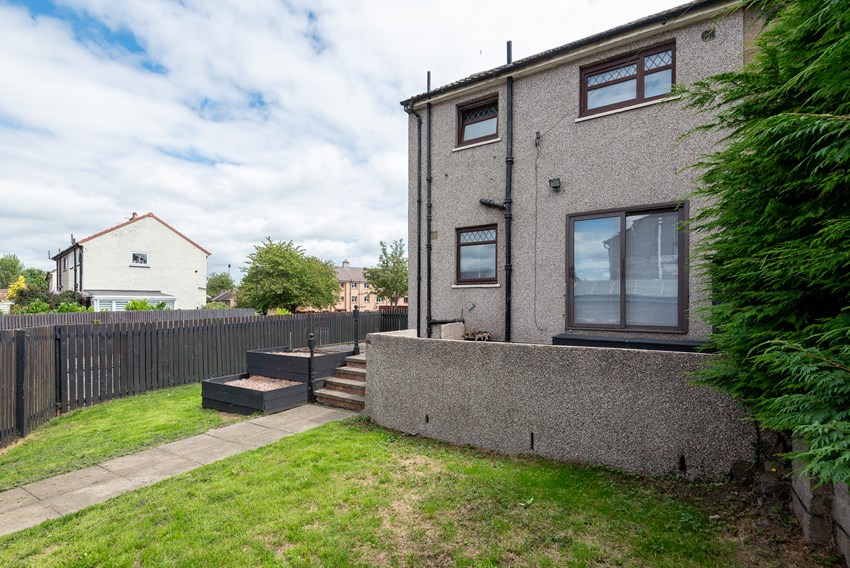 85 Ballantrae Place Dundee