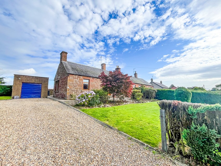 2 Murthill Mains Farm Cottage Murthill