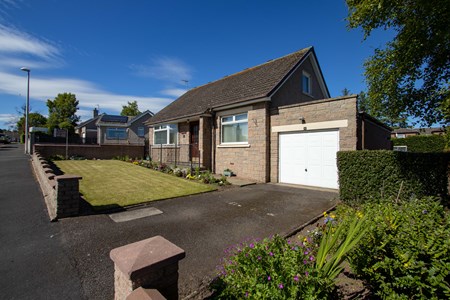 6 Dickson Avenue, Hillside, Montrose DD10 9EJ