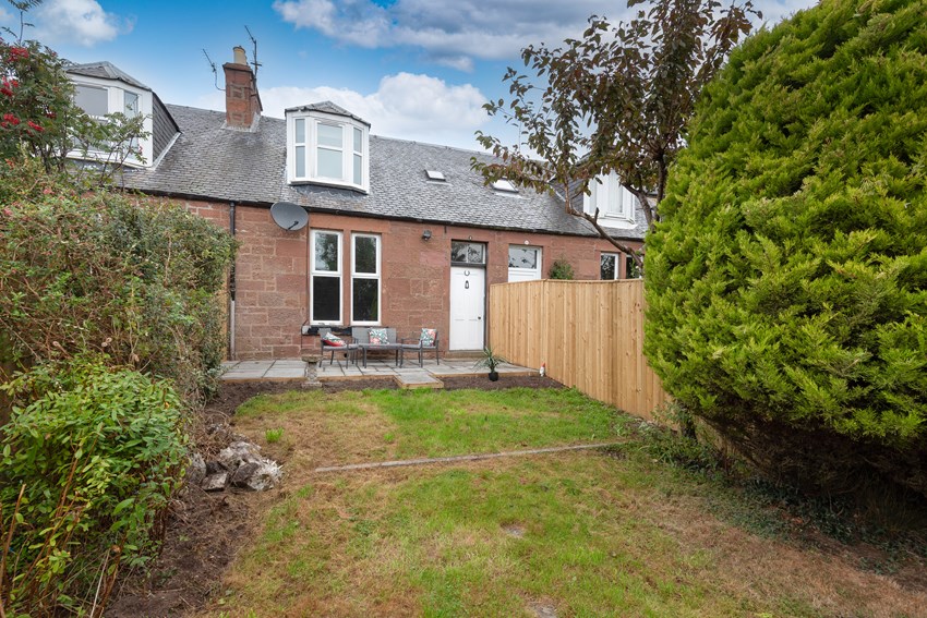 2 Gladstone Place Kirriemuir