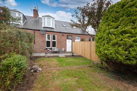 2 Gladstone Place, Kirriemuir DD8 4JB