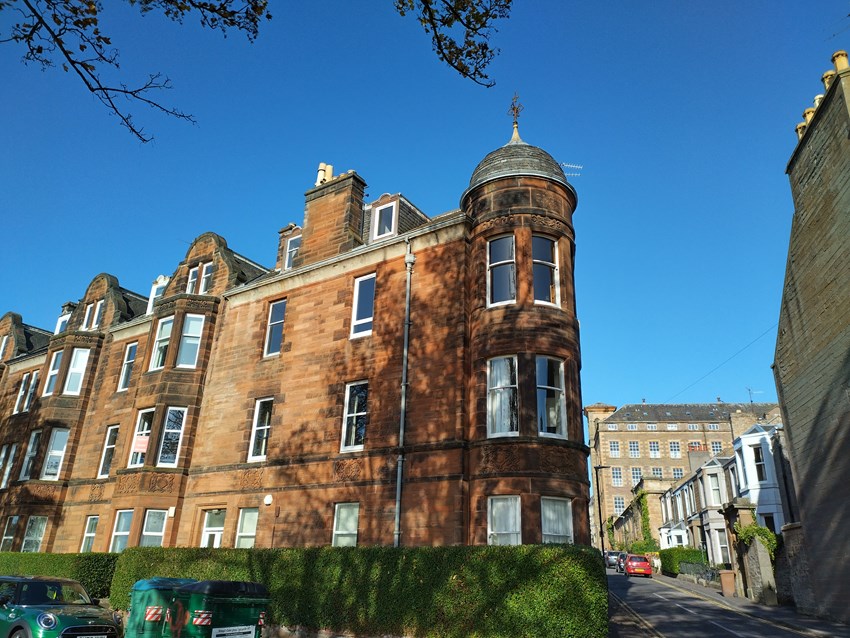 Flat 2/1 101 Magdalen Yard Road