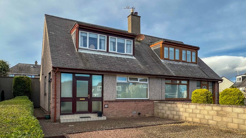 2 Muirfield Place Arbroath