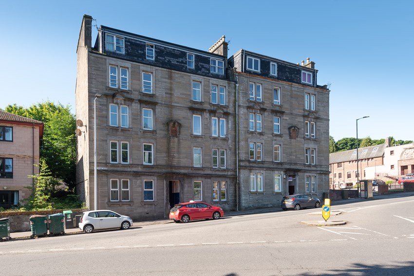 2e Tullideph Road Dundee