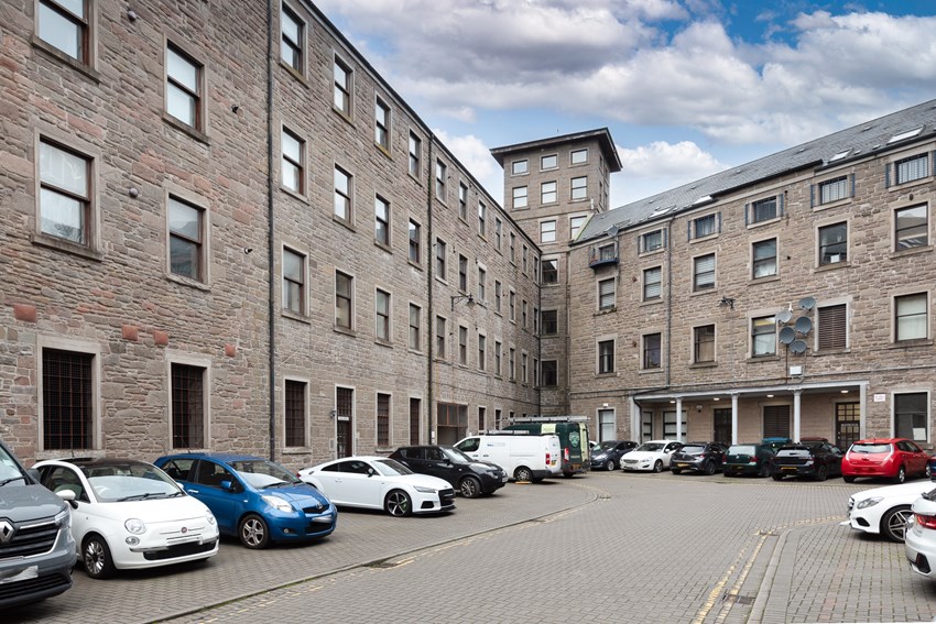 25 Pleasance Court Dundee