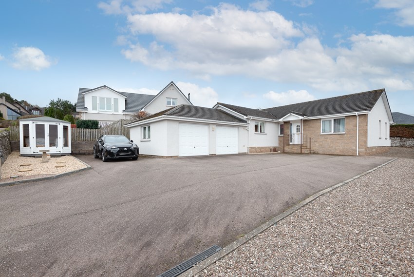 14 Slatefield Rise Forfar