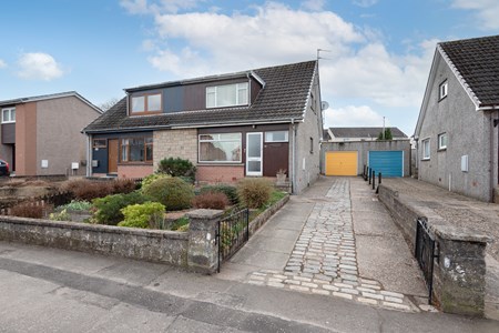 32 Westfield Drive, Forfar DD8 1EQ