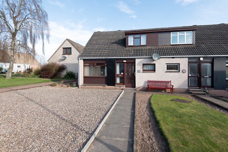 67 Slade Gardens, Kirriemuir DD8 5AG