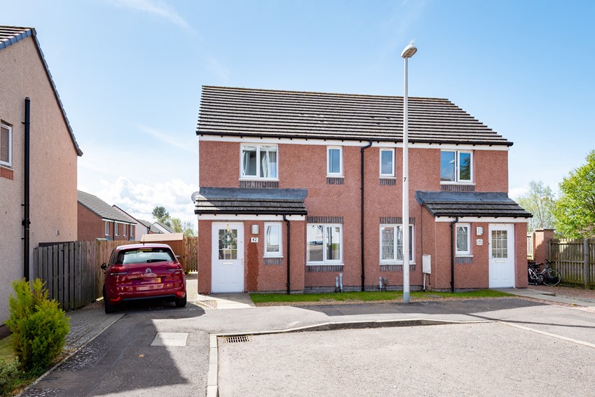 42 Kirkstead Drive Dundee