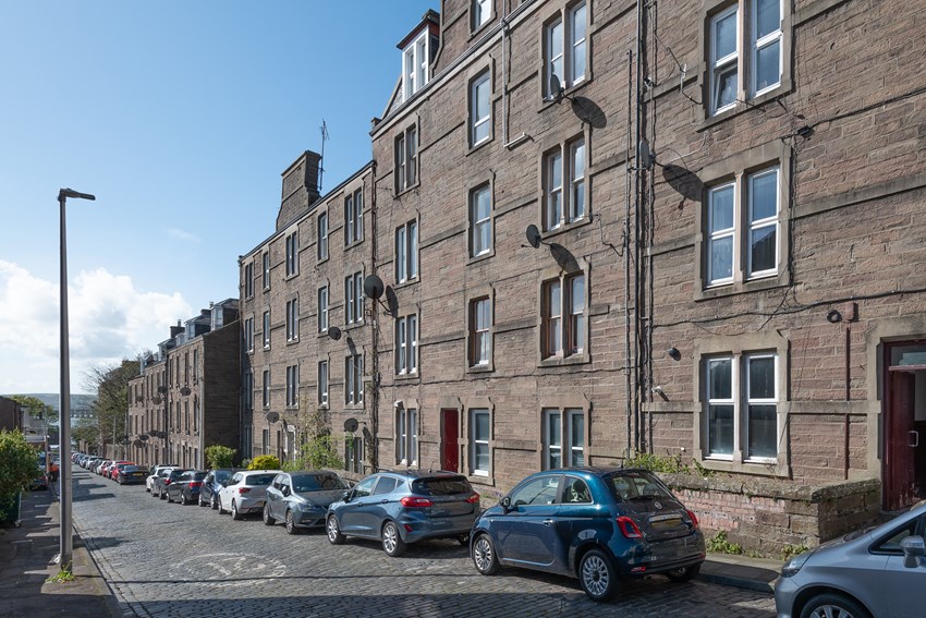 3/L 21 Step Row Dundee