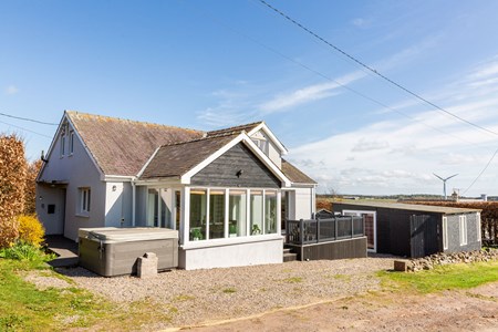 West Cottage, Hilton of Guthrie DD8 2UA