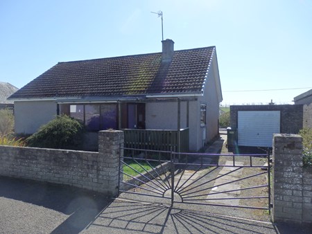 34 Highfield Place, Birkhill DD2 5PZ