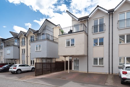 74 Clement Park Place, Dundee DD2 3JN