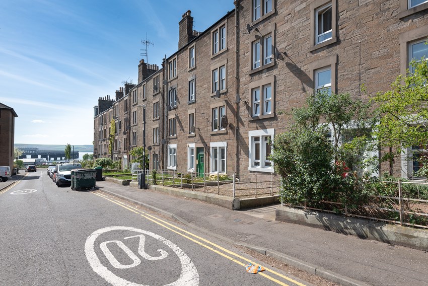 1/R 49 Taylors Lane