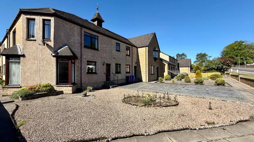 5 Lochlands Gardens Arbroath