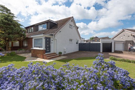 18 Redcastle Crescent, Broughty Ferry DD5 3NF