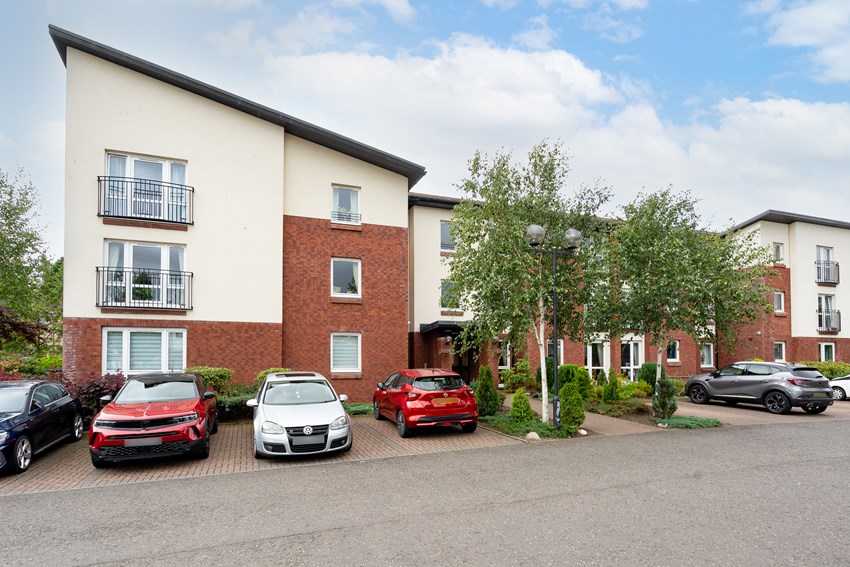 40 Strathmore Court  Forfar