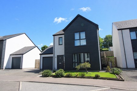 18 Princess Alexandra Drive, Forfar DD8 1FA