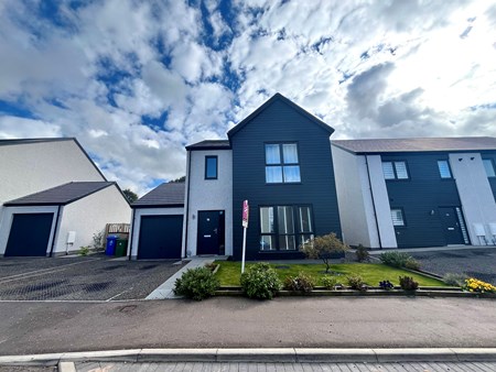 18 Princess Alexandra Drive, Forfar DD8 1FA