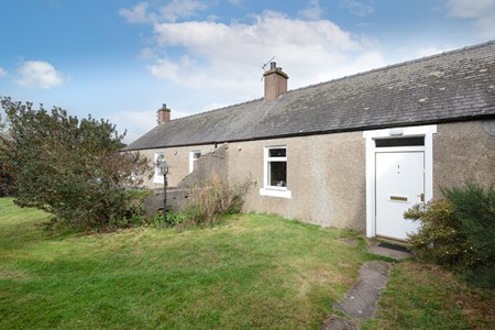 1, Castleton Cottages DD8 1SJ