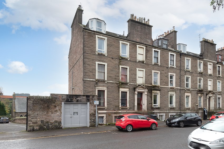 Flat 2/2 5 Dudhope Street