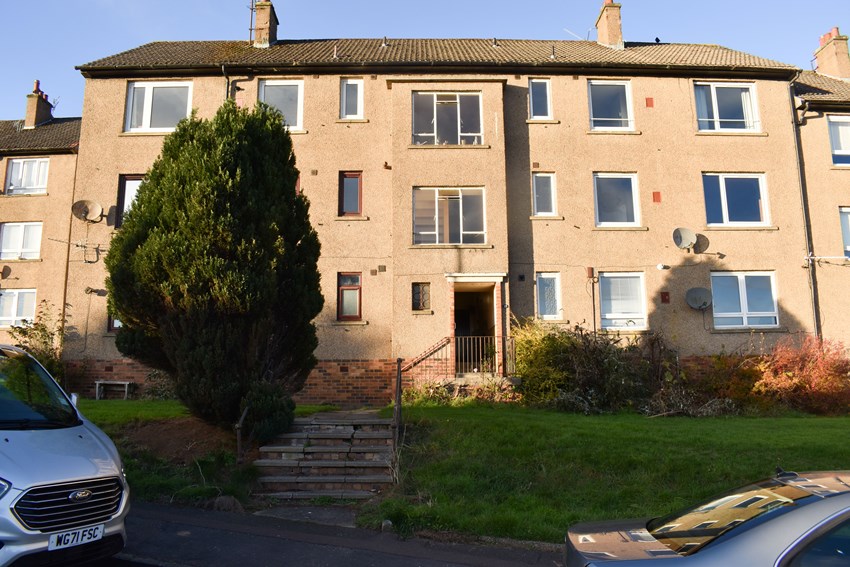 2/2 27 Pentland Crescent