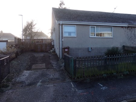 31 Burrelton Gardens, Dundee DD3 9QT