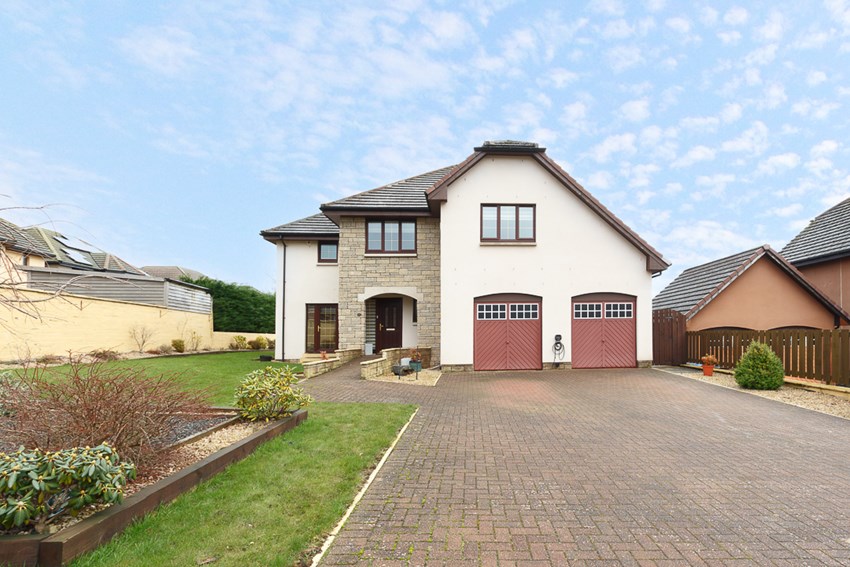 10  Castlewood Brae Dundee