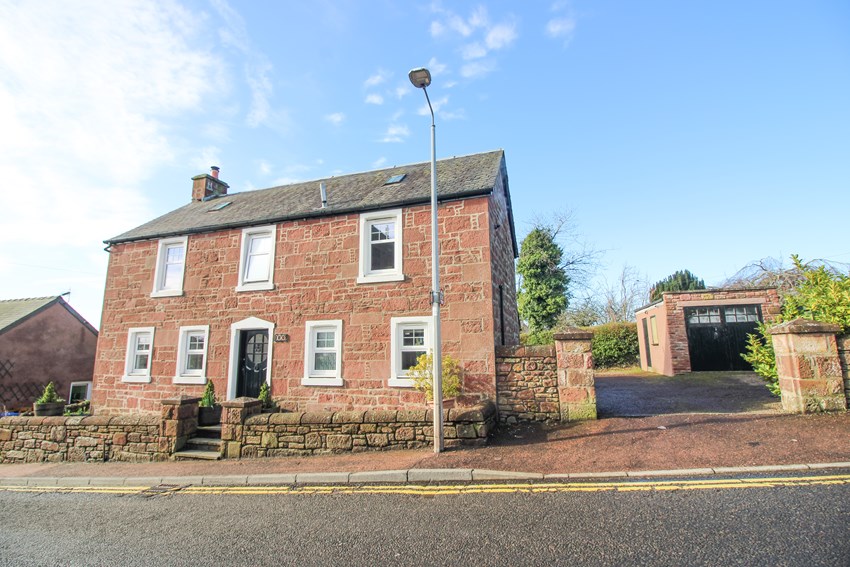 100 Roods Kirriemuir