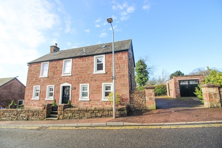 100, Roods, Kirriemuir DD8 4HQ