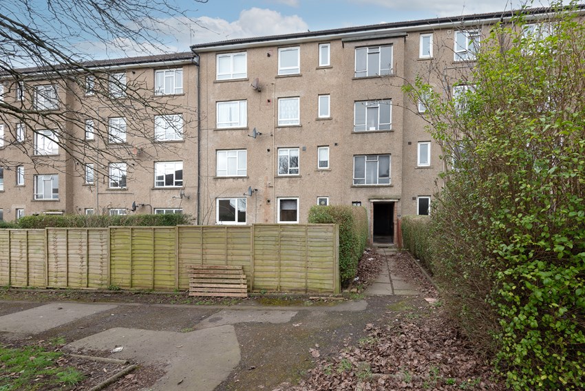4A  Aboyne Avenue  Dundee