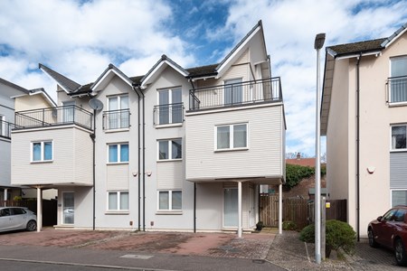 79 Clement Park Place, Dundee DD2 3JQ