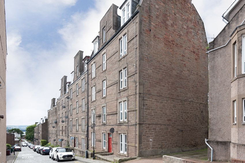 4/L 17 Step Row Dundee