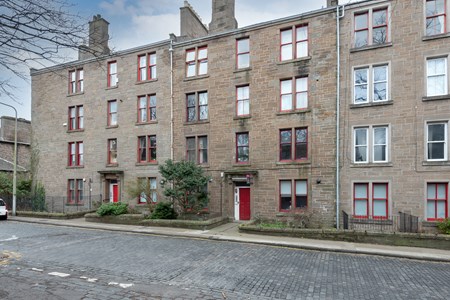 Flat A, 52 Roseangle, Dundee DD1 4NB