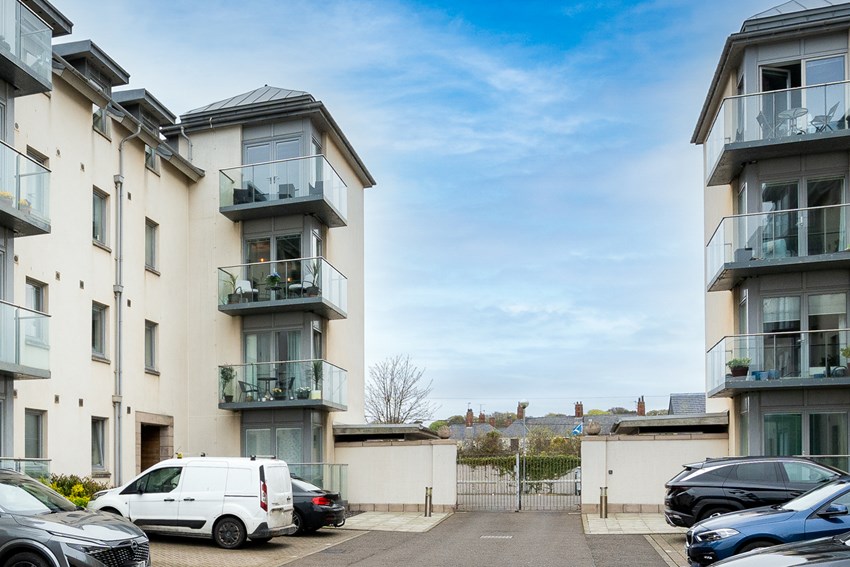 51 Dalhousie Court Links Parade Carnoustie