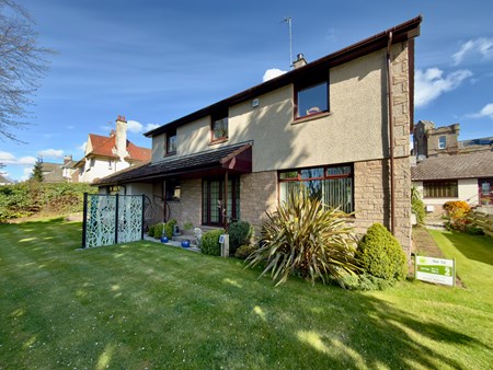 2, Caenlochan Gardens, Arbroath  DD11 3HN