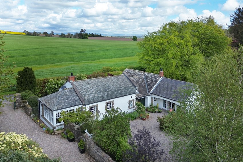 Dumbarrow Mill Cottage Kirkden By Letham, Forfar