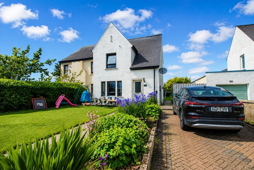 67 Knowehead Kirriemuir