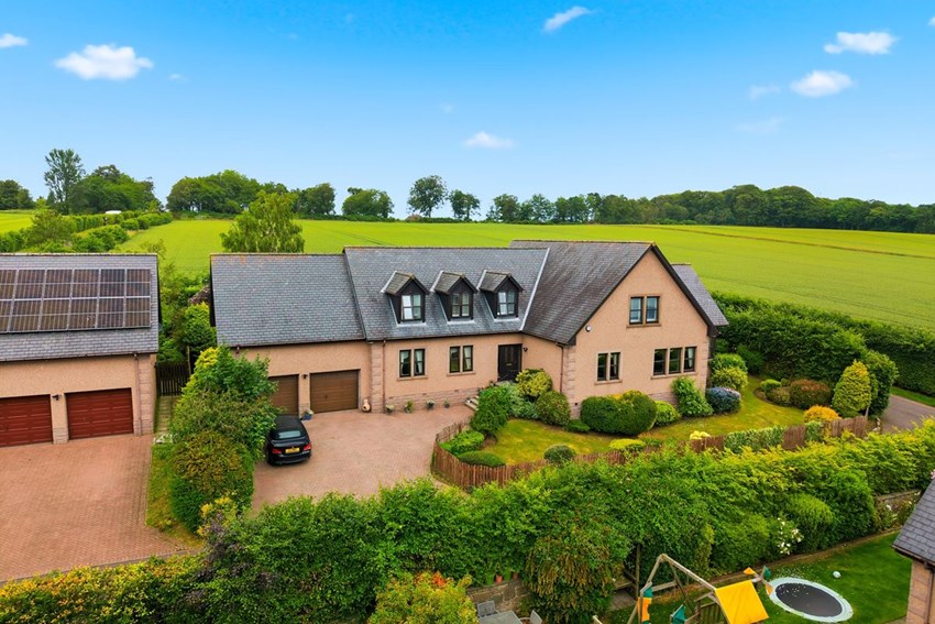 1 Hilton of Balmuir Strathmartine Dundee