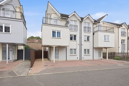 77 Clement Park Place, Dundee DD2 3JQ